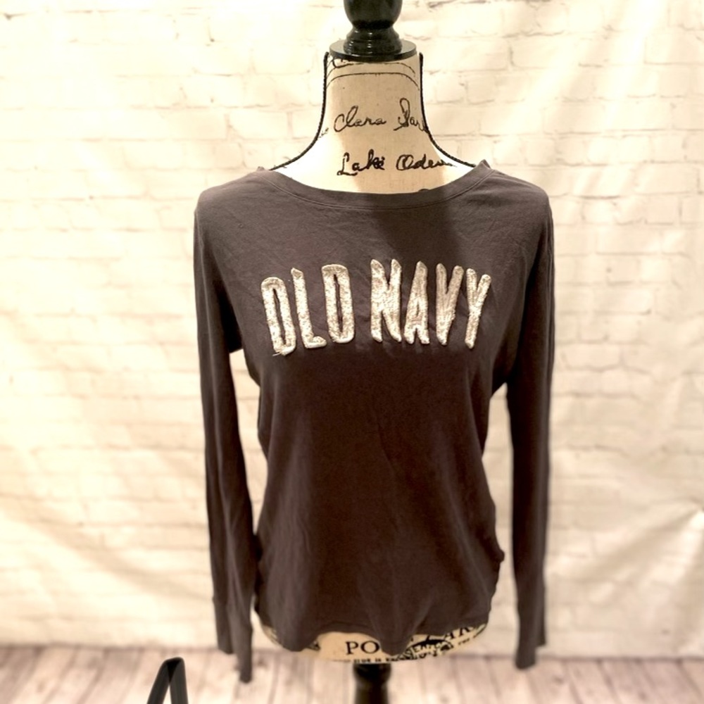 Old Navy long sleeve t-shirt